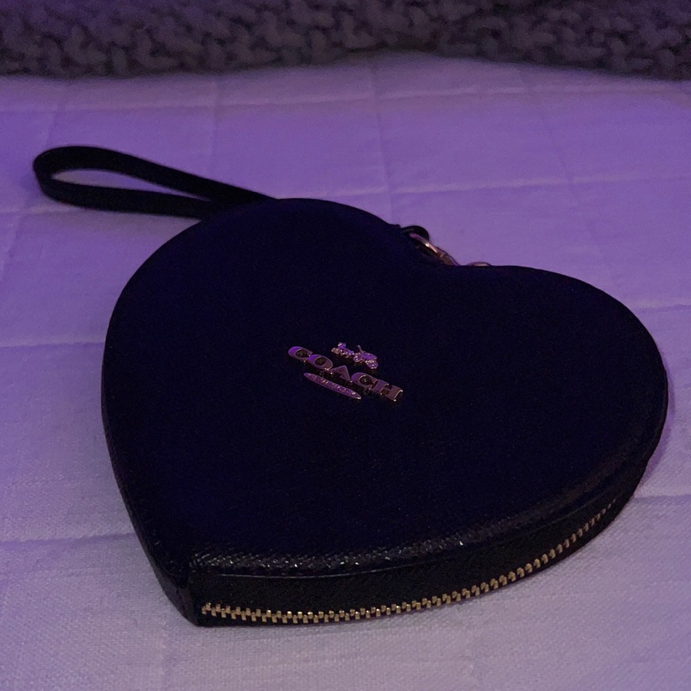 NWOT RARE coach heart wristlet